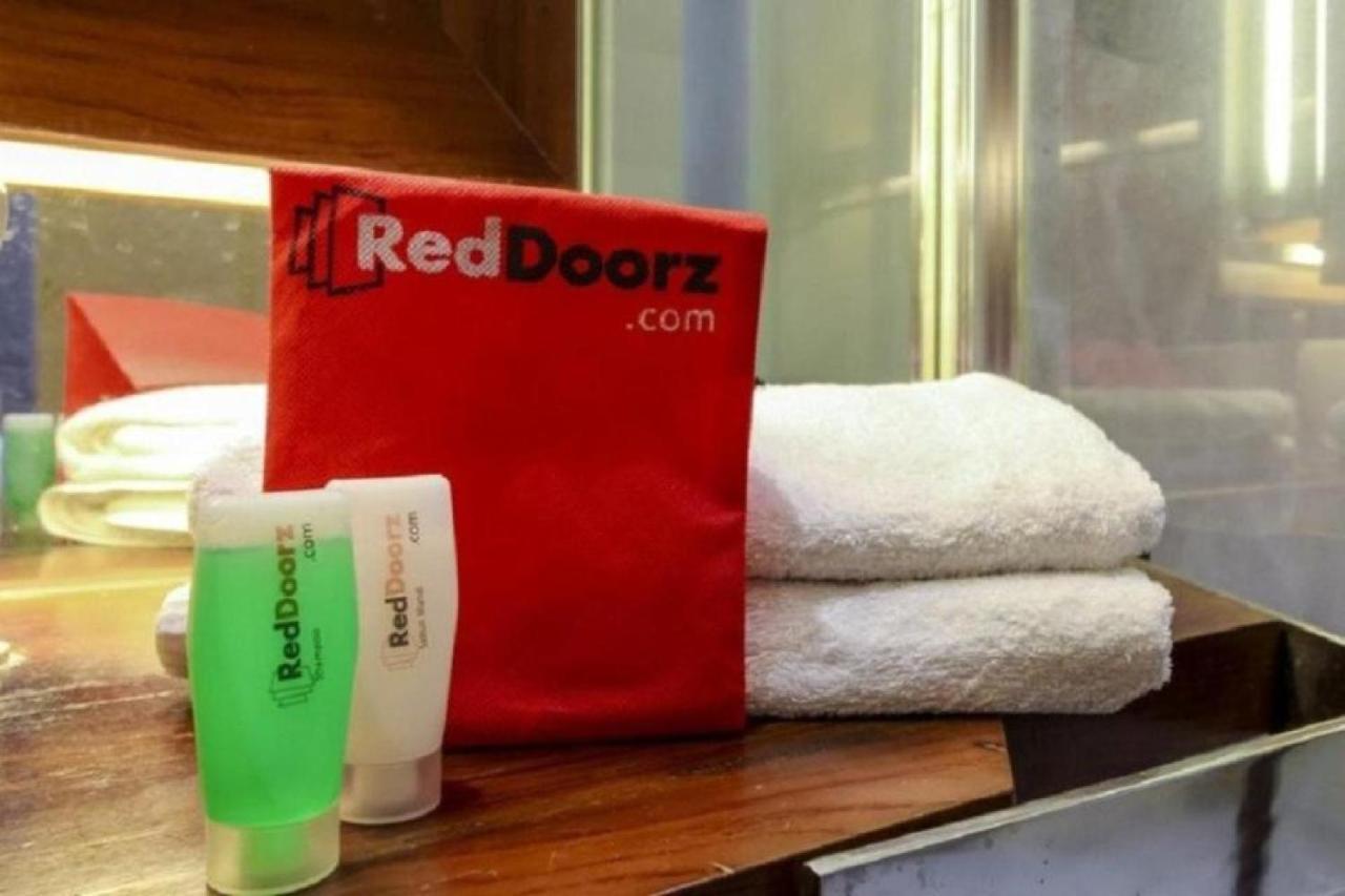 Reddoorz @ Surapati Hotel Bandung Exterior photo