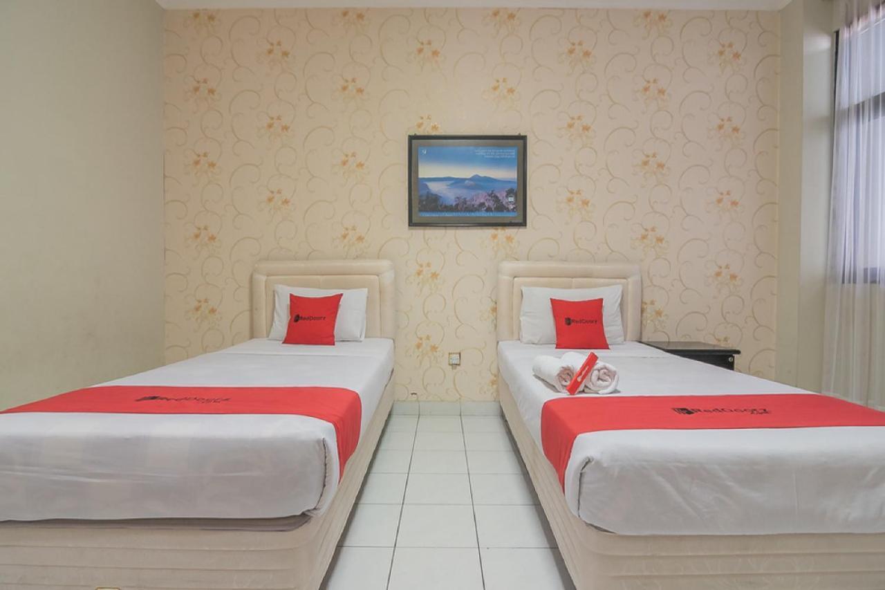 Reddoorz @ Surapati Hotel Bandung Exterior photo